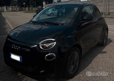 Fiat 500e 3+1 42 kWh Icon +