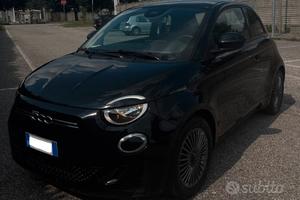 Fiat 500e 3+1 42 kWh Icon +