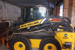 Mini pala  new holland l 218