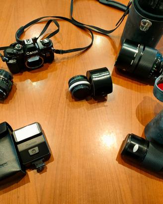 Macchina fotografica Canon AL-1 con obbiettivi