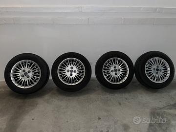 Pneumatici & cerchi 185/65 r14 86H 4 stagioni