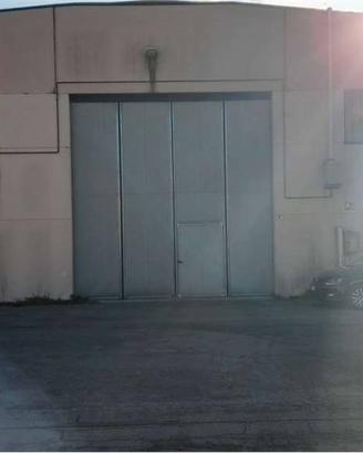 Immobile di 800 m² con 1 locale a Castelfranco Emi