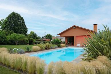 SCORZE' GARDIGIANO RECENTE VILLA CON PISCINA