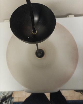 Lampadario rotondo rosa da cucina