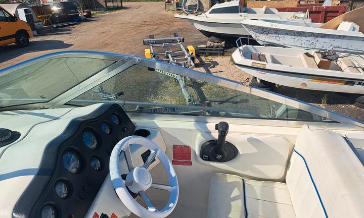 Barca sea ray 230 URGEN