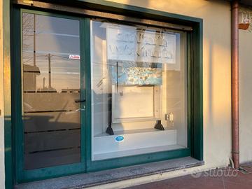 ?Locale Commerciale a Piano di Mommio 171 mq