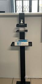 Colonnina per dispenser e porta guanti