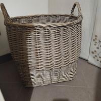 Cesta di Vimini intrecciata a mano