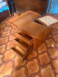 tavolino con cassetti