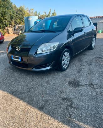 Toyota Auris 1.4 benzina