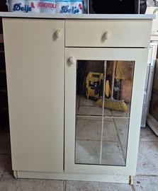 Mobiletto da bagno
