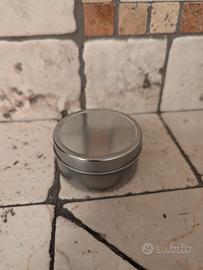 27 scatolina in metallo 