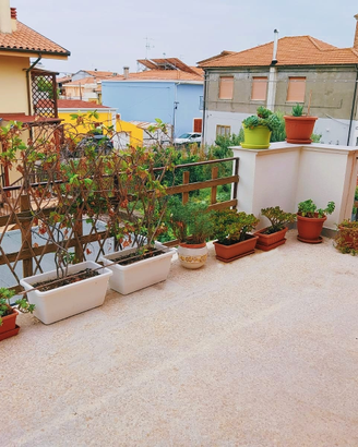 Appartamento 90 mq con terrazzo a Scerne di Pineto