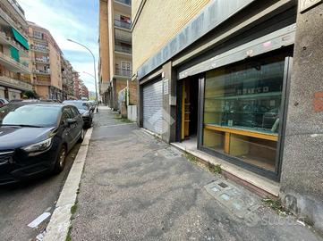 NEGOZIO A ROMA