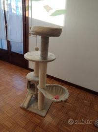 Trespolo tiragraffi unghie gatto