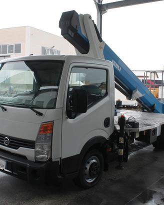 Nissan cabstar piattaforma aerea Isoli 24 metri