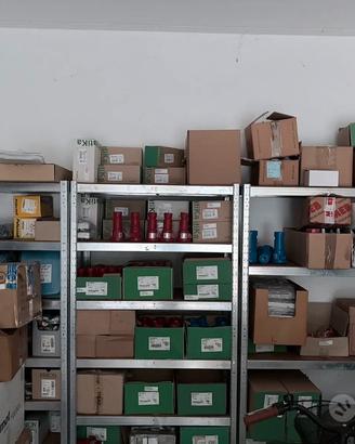 Prese elettriche, casse e contenitori elettrici