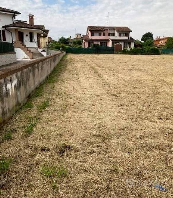 Immobile in asta di 1340 m² a Curtatone - Vista 2