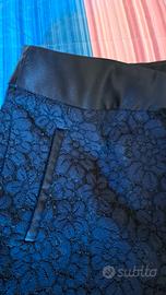 pantaloni merletto blu e raso nero