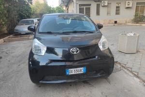 TOYOTA IQ