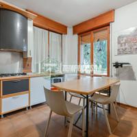 PORZIONE DI VILLA BIFAMILIARE LIBERA SUBITO