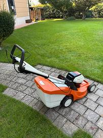 Tosaerba a batteria STIHL RMA 448 TC