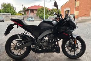 Aprilia Tuono 125 - solo 2000km,appena tagliandata