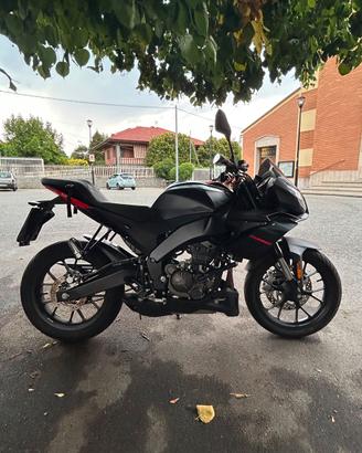 Aprilia Tuono 125 - solo 2000km,appena tagliandata