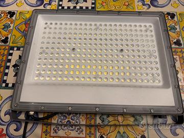 Fari sicurezza a led