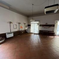 NEGOZIO A LONATO DEL GARDA