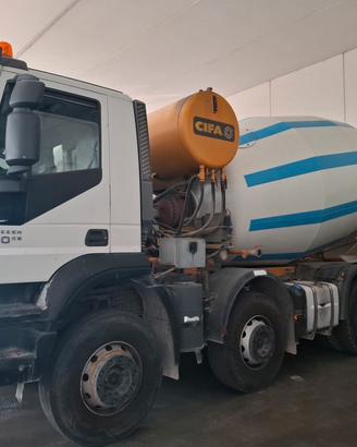 IVECO TRAKKER 500 E6