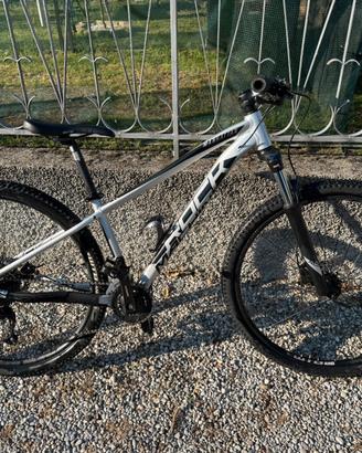 Bicicletta Rock Machine 90/29
