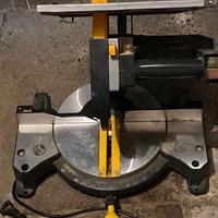 TRONCATRICE SEGA CIRCOLARE DA BANCO