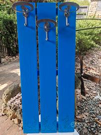 attaccapanni vintage su legno