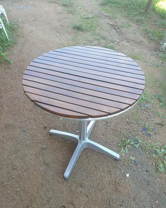 Tavolino da esterno 