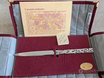 Tagliacarte in acciaio traforato cesellato a mano