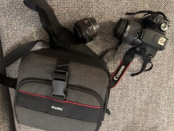 Macchina fotografica nikon EOS 2000D