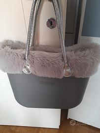 o bag grande di colore grigio invernale