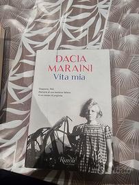 libro di Dacia Maraini  