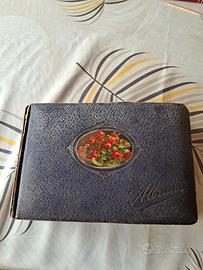 Album con vecchie cartoline