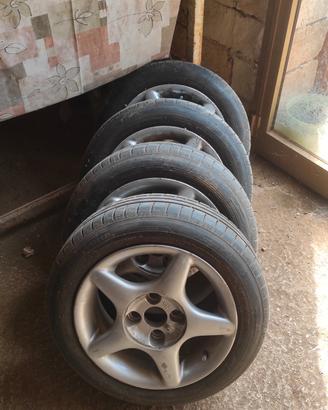 Cerchi 14R 4x100 e pneumatici 165/60 R14 falken 