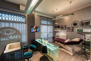 2 LOCALI A CORTE FRANCA