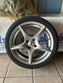 Pneumatici con cerchioni