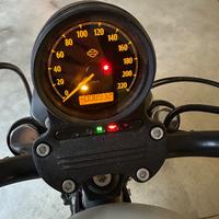 Harley-Davidson Sportster 883