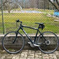 Bici ibrida Felt QX70 – Shimano Deore