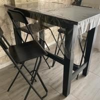 Tavolo bar alto e sedie