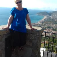 Donna dela pulizie tutto fare