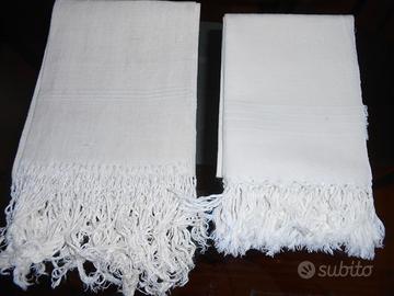 2 asciugamani in cotone grezzo con frange