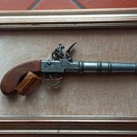 Riproduzione pistola antica marchio Iprobin