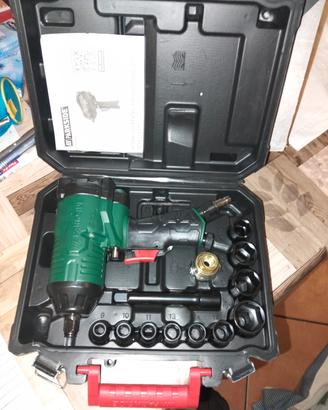 Avvitatore a percussioni ad aria compressa 
